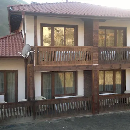 House Slavyanka Ferienhaus *